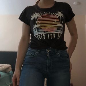 Dark grey billabong tshirt